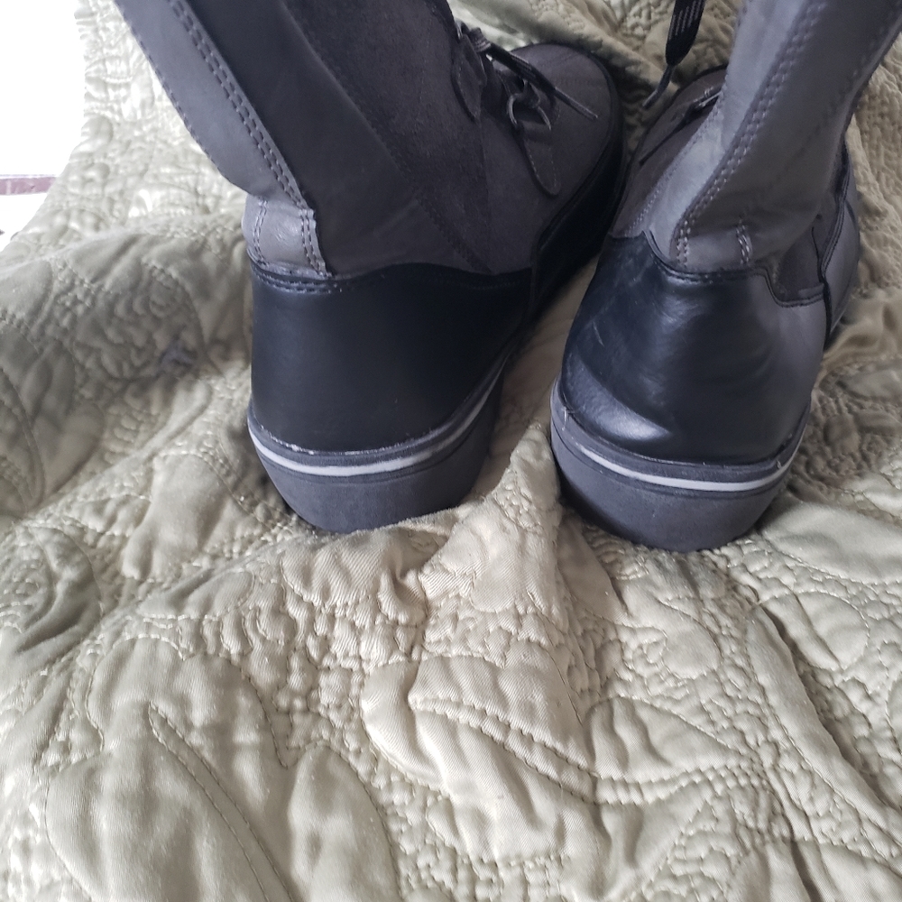 Boots - Picture 3 of 6